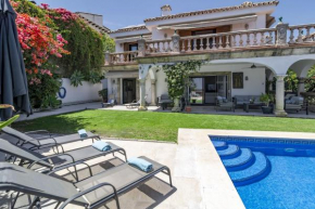  Beautiful Luxury Villa, Marbella with Heated pool as option  Марбелья